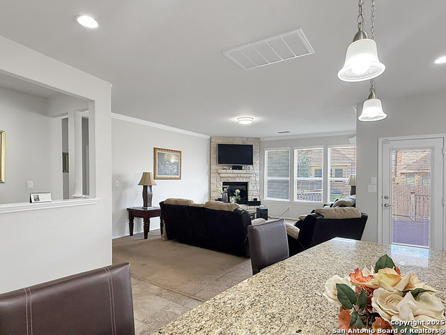 Listing photo id 7 for 13911 Persimmon Cv