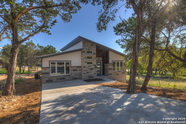 Image 22 of 24 For 2549 Grandview