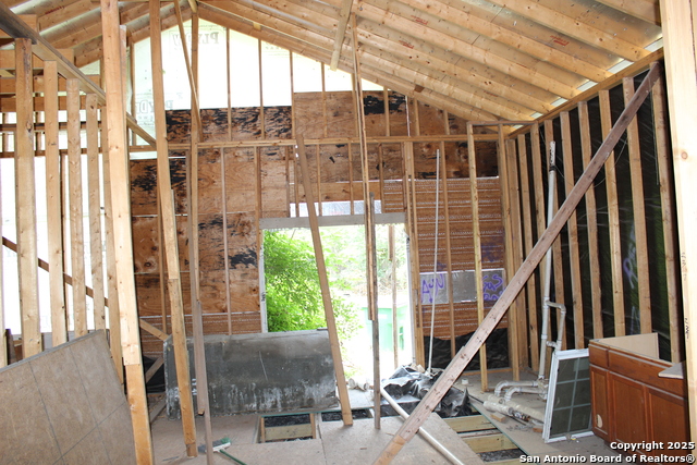 Image 10 of 34 For 365 San Gabriel Ave N