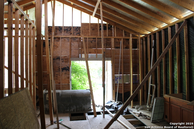 Image 17 of 34 For 365 San Gabriel Ave N