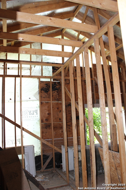 Image 22 of 34 For 365 San Gabriel Ave N