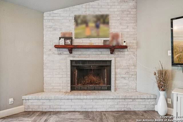 Listing photo id 8 for 340 Sollock  
