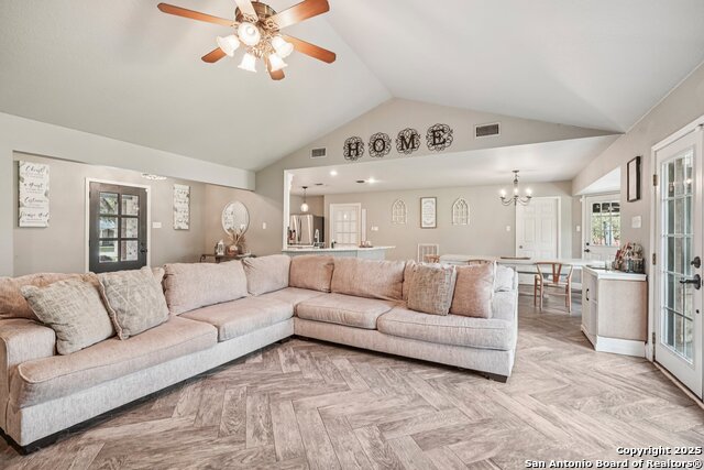 Listing photo id 9 for 340 Sollock  