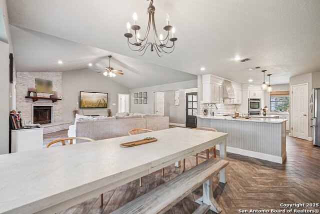 Listing photo id 13 for 340 Sollock  