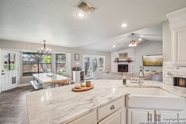 Listing photo id 16 for 340 Sollock  