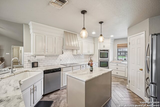 Listing photo id 17 for 340 Sollock  