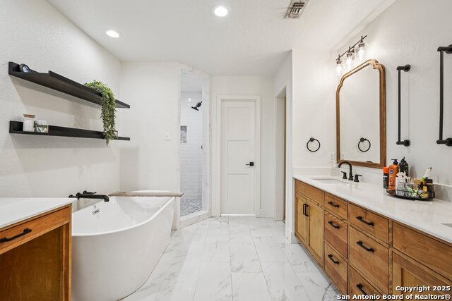 Listing photo id 33 for 340 Sollock  