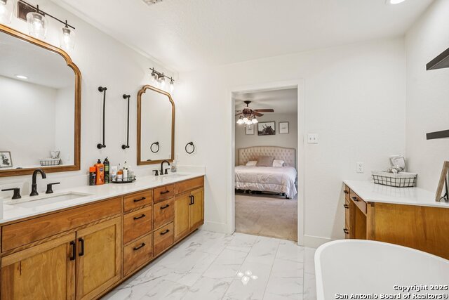 Listing photo id 34 for 340 Sollock  
