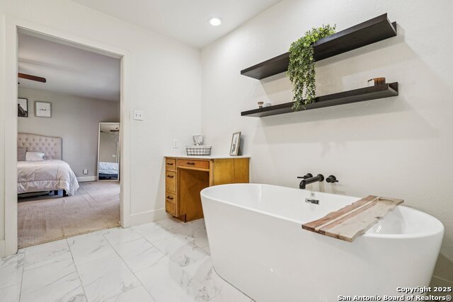 Listing photo id 37 for 340 Sollock  