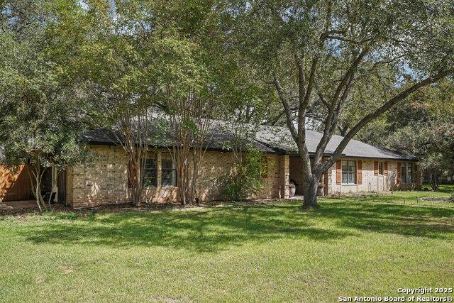 Listing photo id 2 for 340 Sollock  