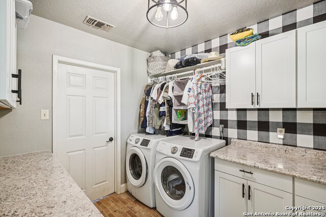 Listing photo id 39 for 340 Sollock  