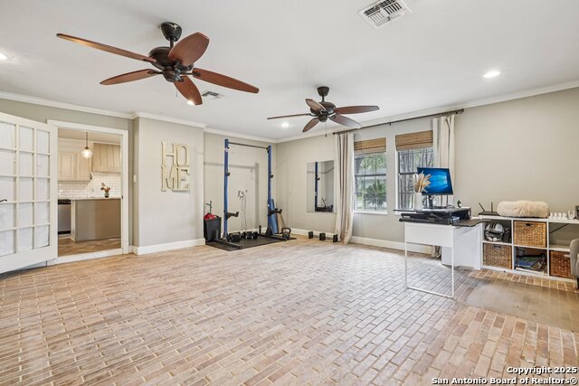 Listing photo id 42 for 340 Sollock  