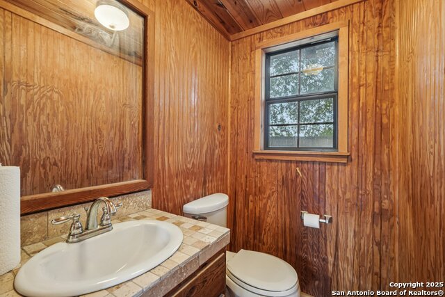 Listing photo id 48 for 340 Sollock  