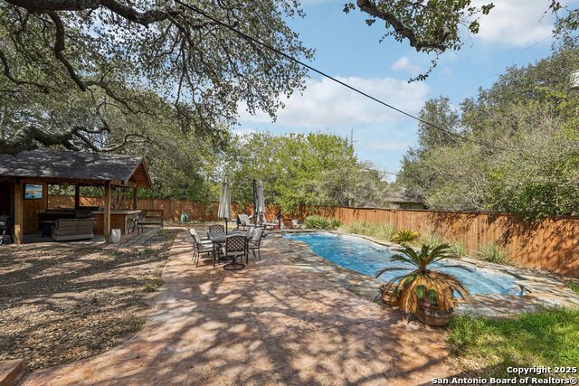 Listing photo id 51 for 340 Sollock  