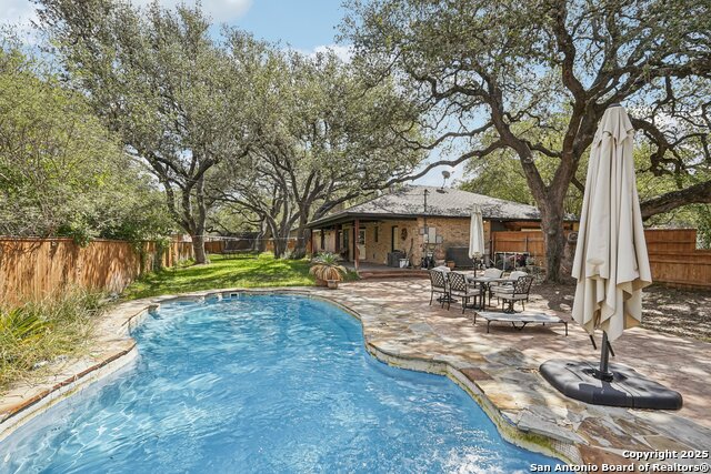 Listing photo id 53 for 340 Sollock  