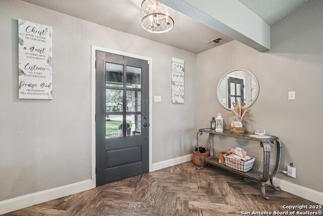 Listing photo id 5 for 340 Sollock  