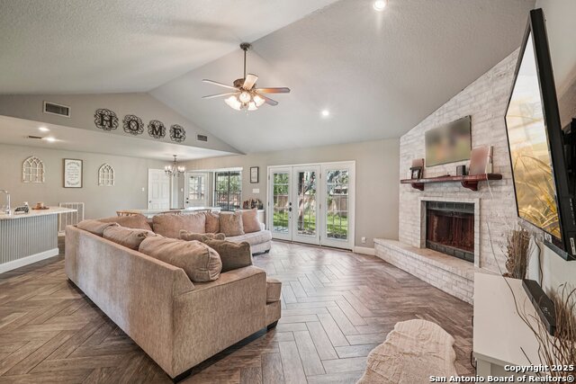Listing photo id 6 for 340 Sollock  