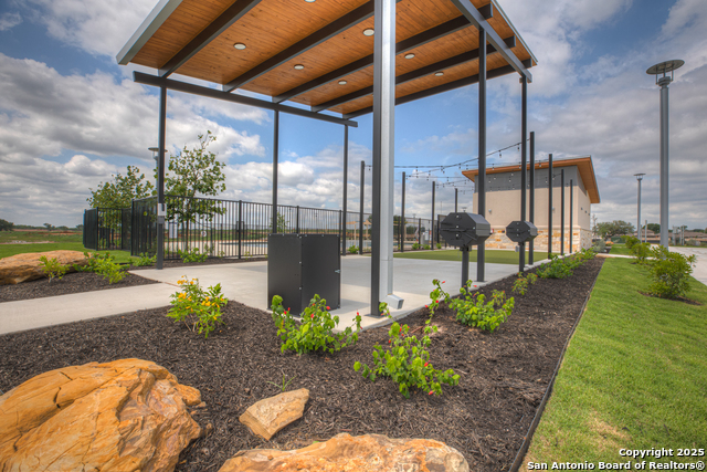 Listing photo id 34 for 329 Cottonmouth Lane