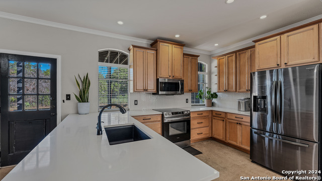 Listing photo id 8 for 323 Granite Rd