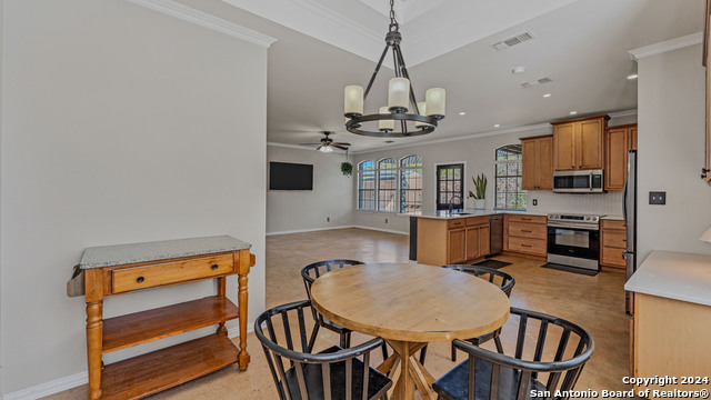 Listing photo id 14 for 323 Granite Rd