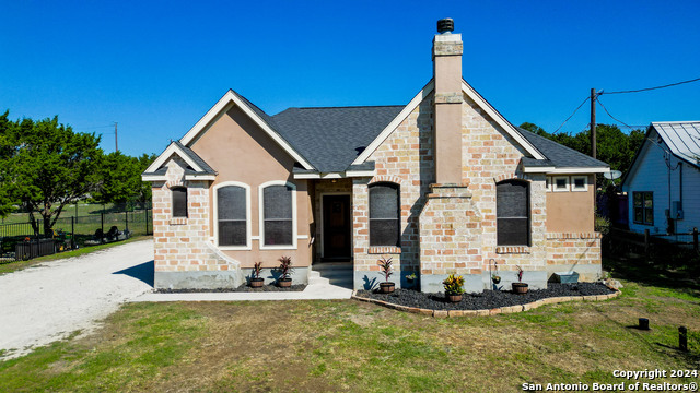 Listing photo id 0 for 323 Granite Rd