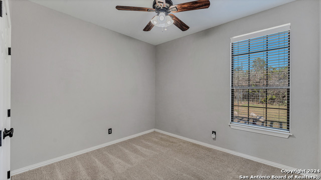 Listing photo id 19 for 323 Granite Rd