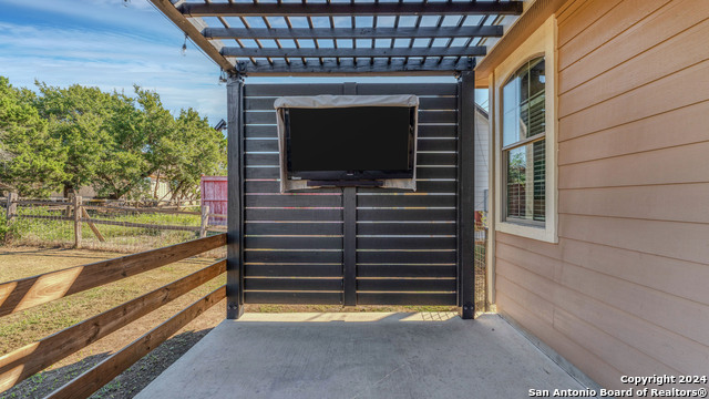 Listing photo id 28 for 323 Granite Rd