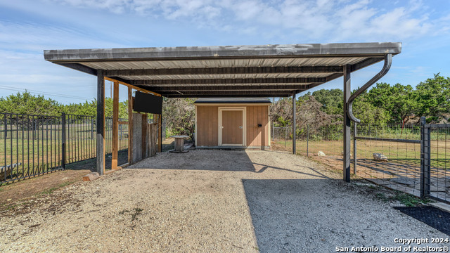 Listing photo id 34 for 323 Granite Rd