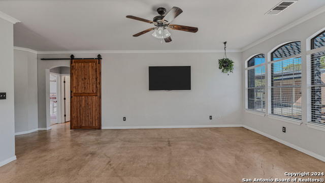 Listing photo id 5 for 323 Granite Rd