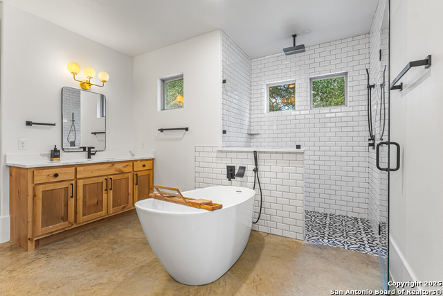 Listing photo id 14 for 211 Spacious Sky