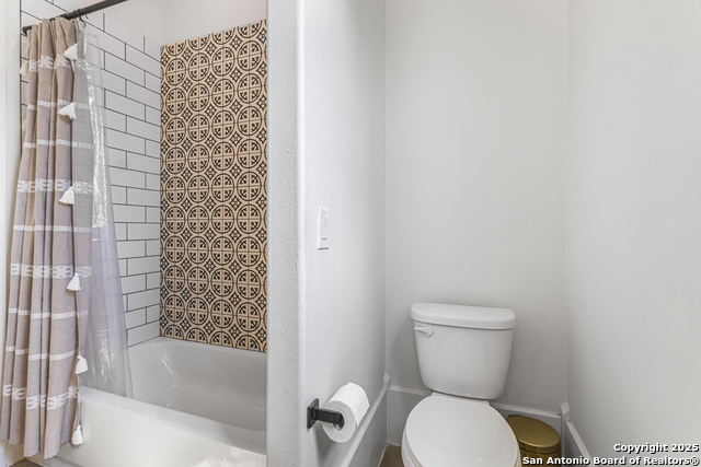 Listing photo id 22 for 211 Spacious Sky