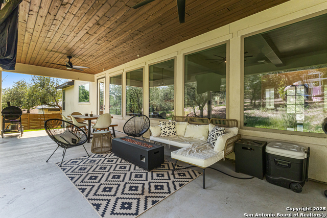 Listing photo id 31 for 211 Spacious Sky