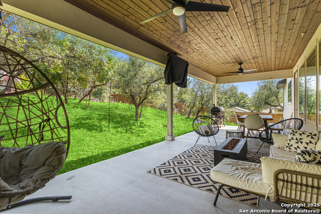 Listing photo id 32 for 211 Spacious Sky