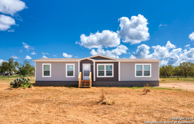 Details for 914 Swallows Ln, Seguin, TX 78155