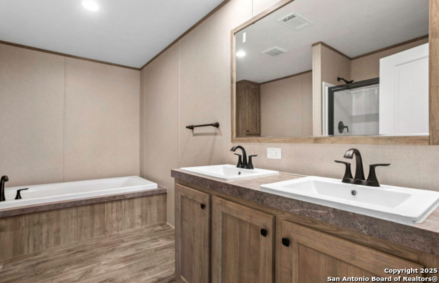 Image 18 of 35 For 914 Swallows Ln