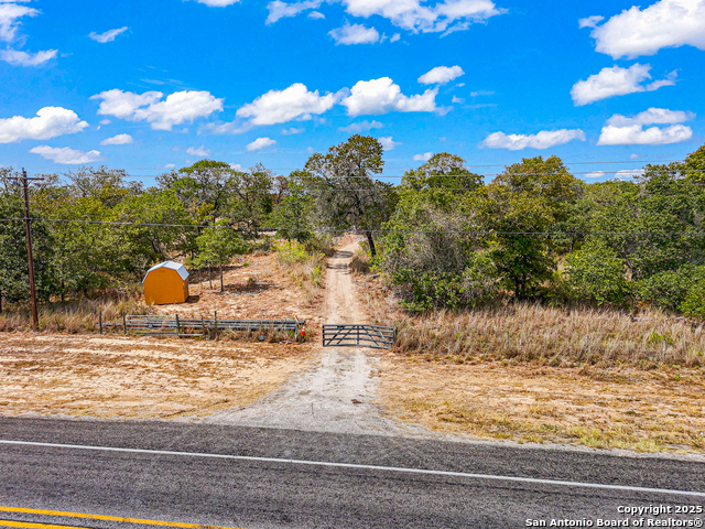 Image 29 of 35 For 914 Swallows Ln