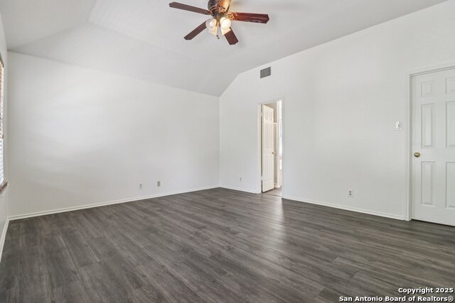 Listing photo id 15 for 8501 Quail Tree