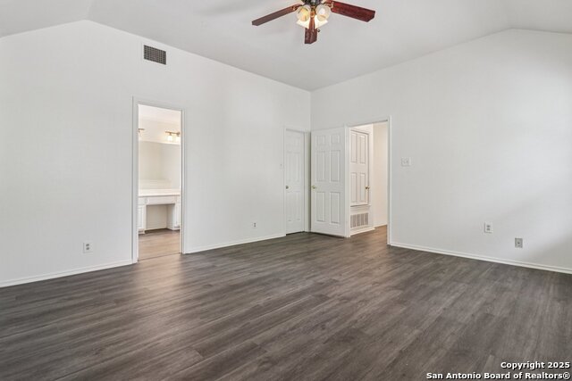 Listing photo id 17 for 8501 Quail Tree