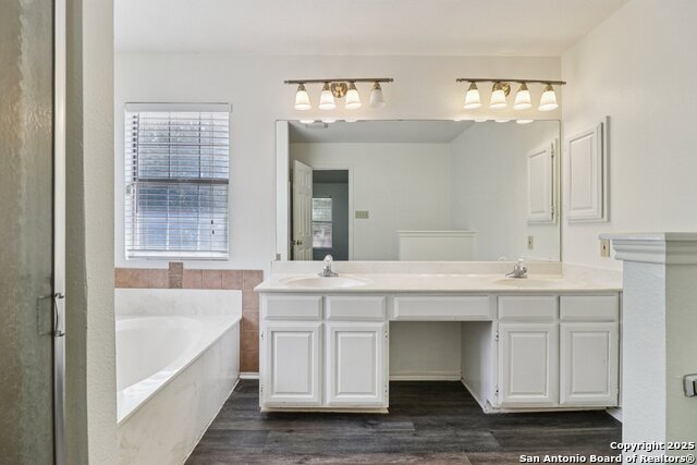 Listing photo id 18 for 8501 Quail Tree