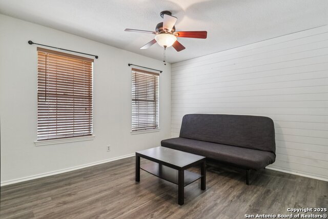Listing photo id 20 for 8501 Quail Tree