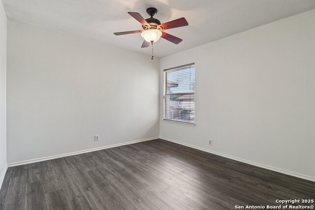 Listing photo id 24 for 8501 Quail Tree