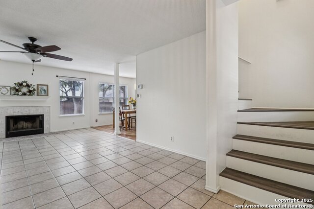 Listing photo id 1 for 8501 Quail Tree