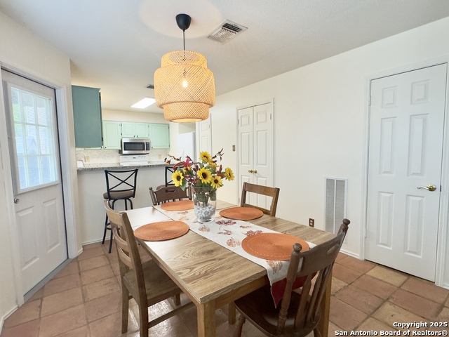 Listing photo id 4 for 8501 Quail Tree