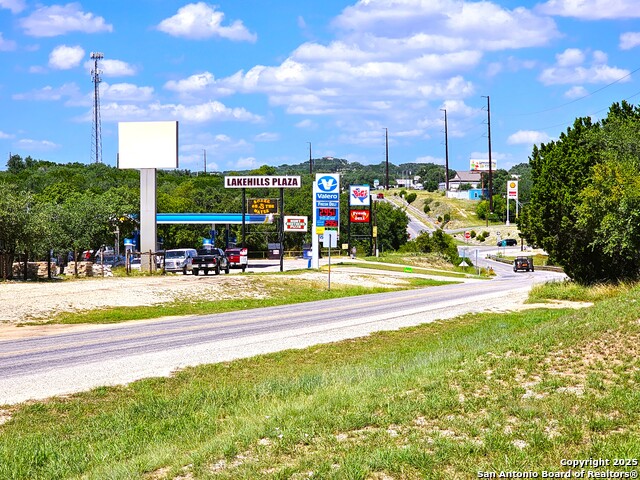 Listing photo id 9 for 9587 Fm 1283