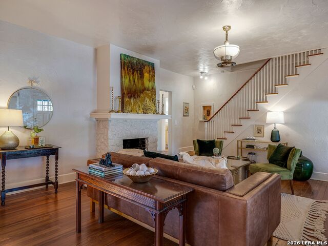 Image 15 of 45 For 206 Laurel Heights Place