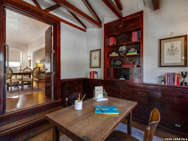 Image 19 of 45 For 206 Laurel Heights Place