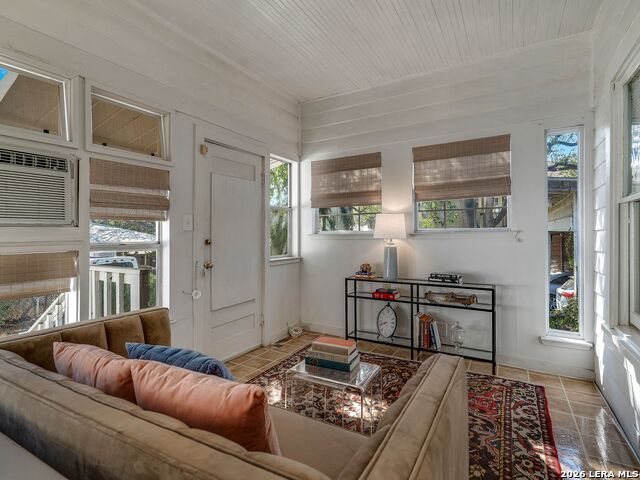 Image 29 of 45 For 206 Laurel Heights Place