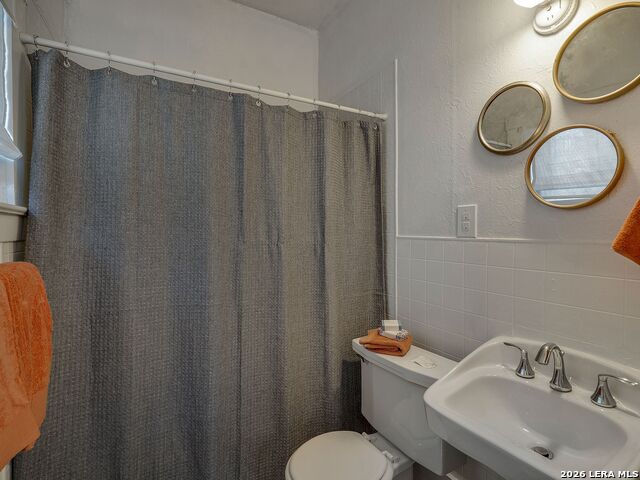 Image 31 of 45 For 206 Laurel Heights Place