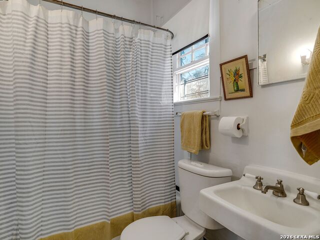 Image 35 of 45 For 206 Laurel Heights Place