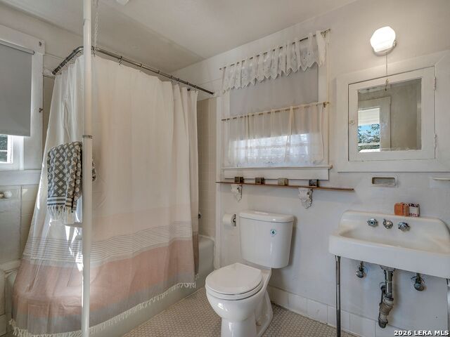 Image 41 of 45 For 206 Laurel Heights Place